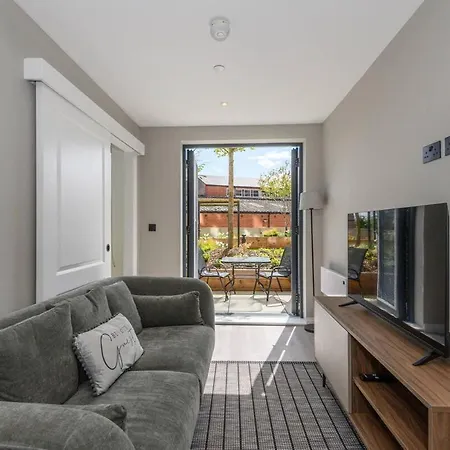 Centre Deluxe With Amazing Garden Terrace - Pass The Keys * リーズ