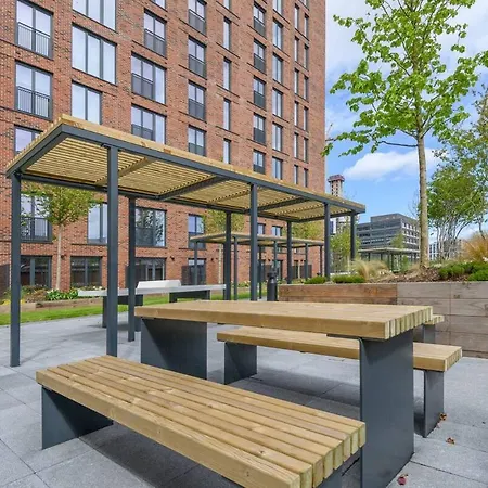 Centre Deluxe With Amazing Garden Terrace - Pass The Keys Lejlighed