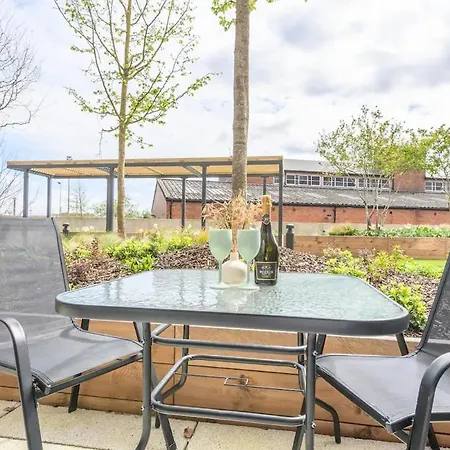 Centre Deluxe With Amazing Garden Terrace - Pass The Keys Leeds (West Yorkshire)