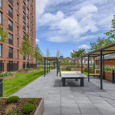 Centre Deluxe With Amazing Garden Terrace - Pass The Keys * 利兹