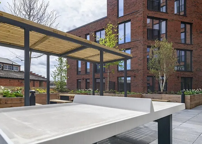 Centre Deluxe With Amazing Garden Terrace - Pass The Keys Apartment *