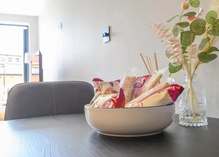 Centre Deluxe With Amazing Garden Terrace - Pass The Keys *