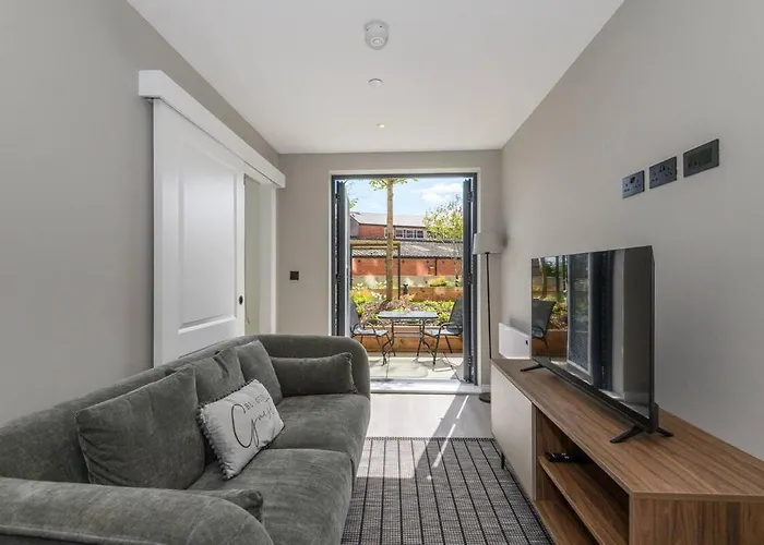 Centre Deluxe With Amazing Garden Terrace - Pass The Keys * 利兹