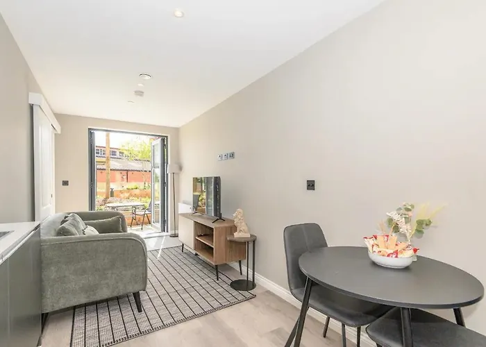 Centre Deluxe With Amazing Garden Terrace - Pass The Keys Leeds (West Yorkshire)