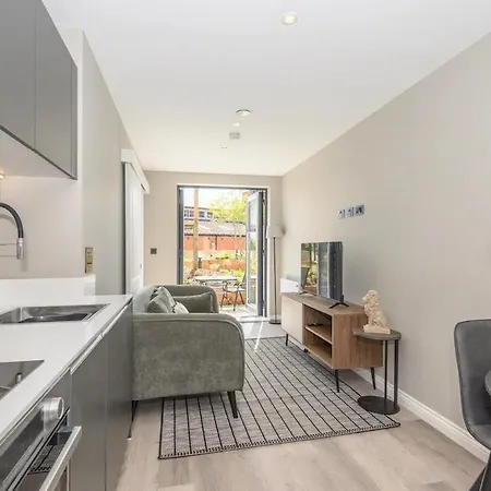 Centre Deluxe With Amazing Garden Terrace - Pass The Keys * Leeds (West Yorkshire)