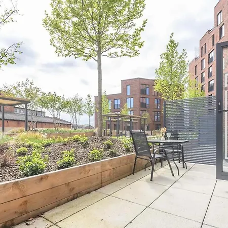 Centre Deluxe With Amazing Garden Terrace - Pass The Keys