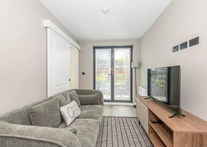 Centre Deluxe With Amazing Garden Terrace - Pass The Keys דירה *