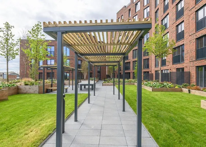 Centre Deluxe With Amazing Garden Terrace - Pass The Keys *